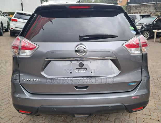Nissan X-Trail 2016 Gray