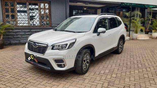 Subaru Forester Premium AWD 2019 White
