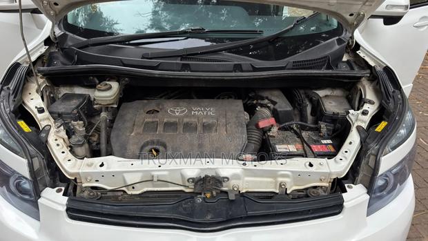 Toyota Voxy 2008 White