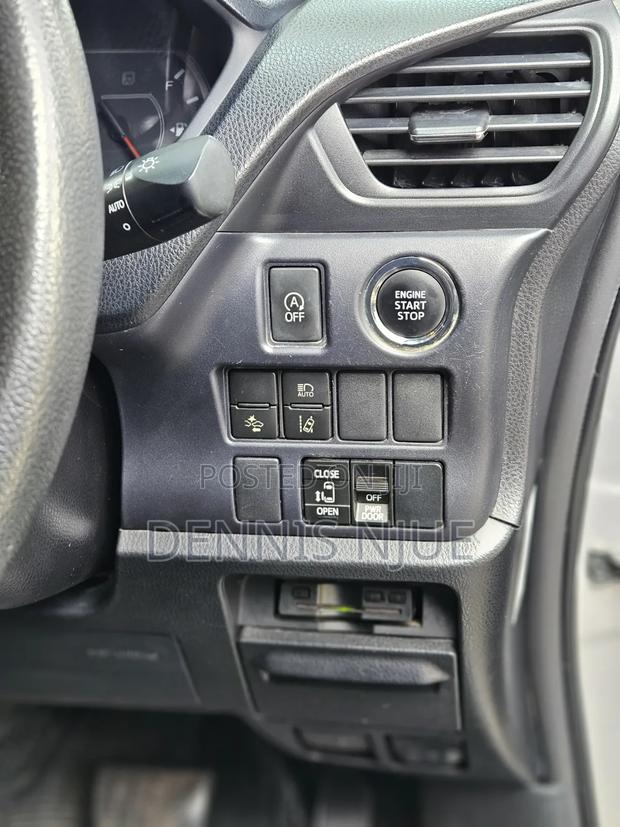 Toyota Noah 2.0 FWD (7 Seater) 2017 Silver