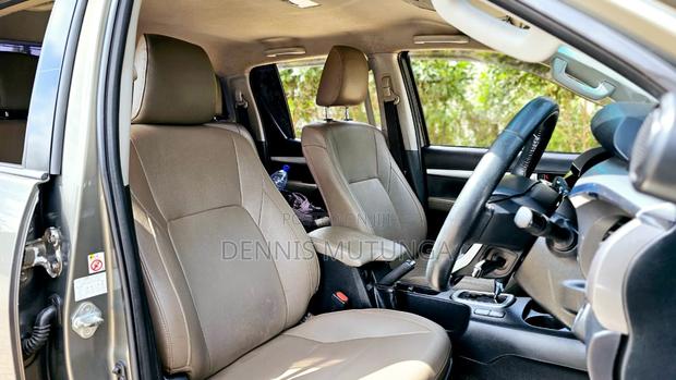 Toyota Hilux SR5 HI-RIDER 2015 Gray