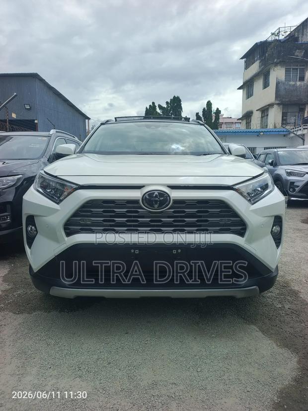 Toyota RAV4 2020 White
