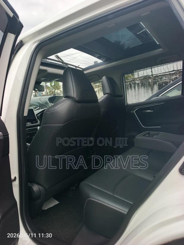 Toyota RAV4 2020 White