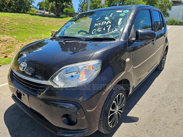 Toyota Passo 2017 Black