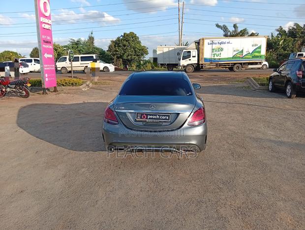 Mercedes-Benz C200 2018 Gray