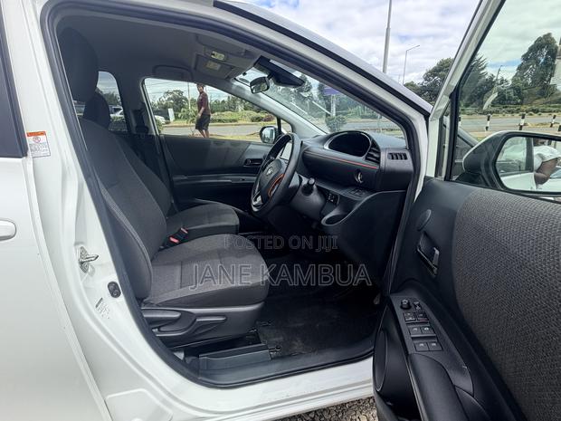 Toyota Sienta 2019 White