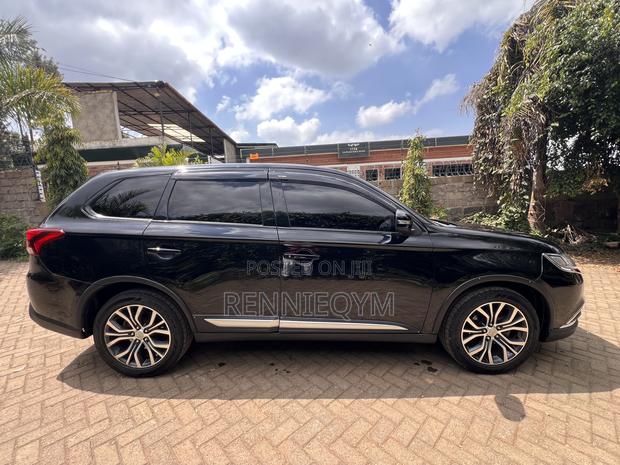 Mitsubishi Outlander 2016 Black