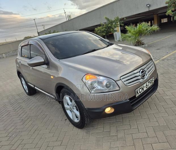 Nissan Dualis 2010 Brown