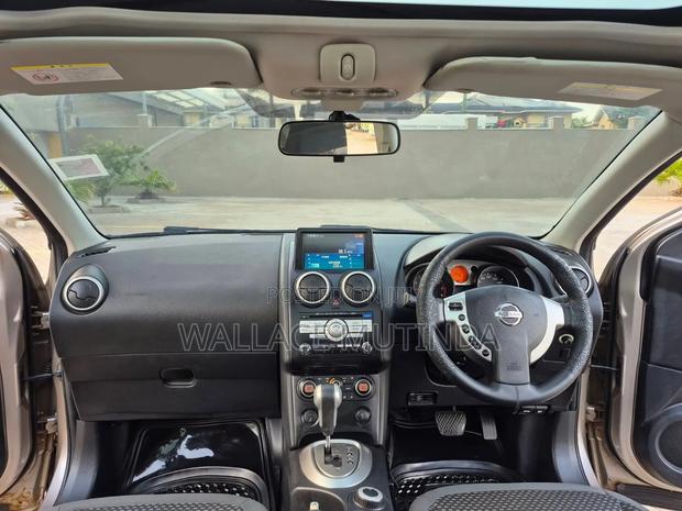 Nissan Dualis 2010 Brown