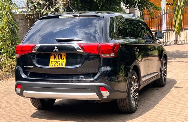 Mitsubishi Outlander 2016 Black