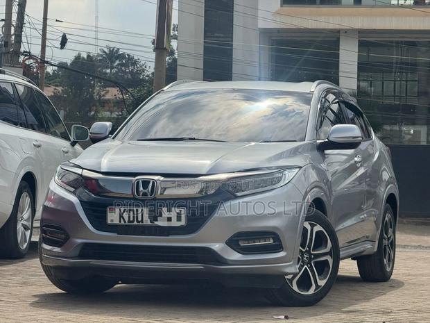 Honda Vezel 2018 Silver
