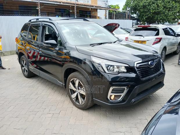 Subaru Forester Premium AWD 2019 Black