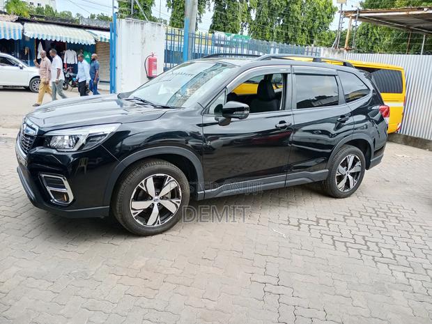 Subaru Forester Premium AWD 2019 Black