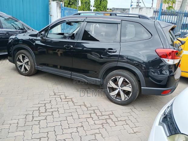 Subaru Forester Premium AWD 2019 Black