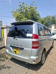 Toyota Noah 2004 Silver for sale