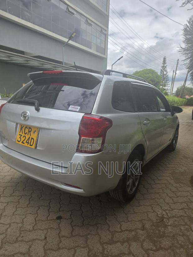 Toyota Corolla Fielder 2013 Silver