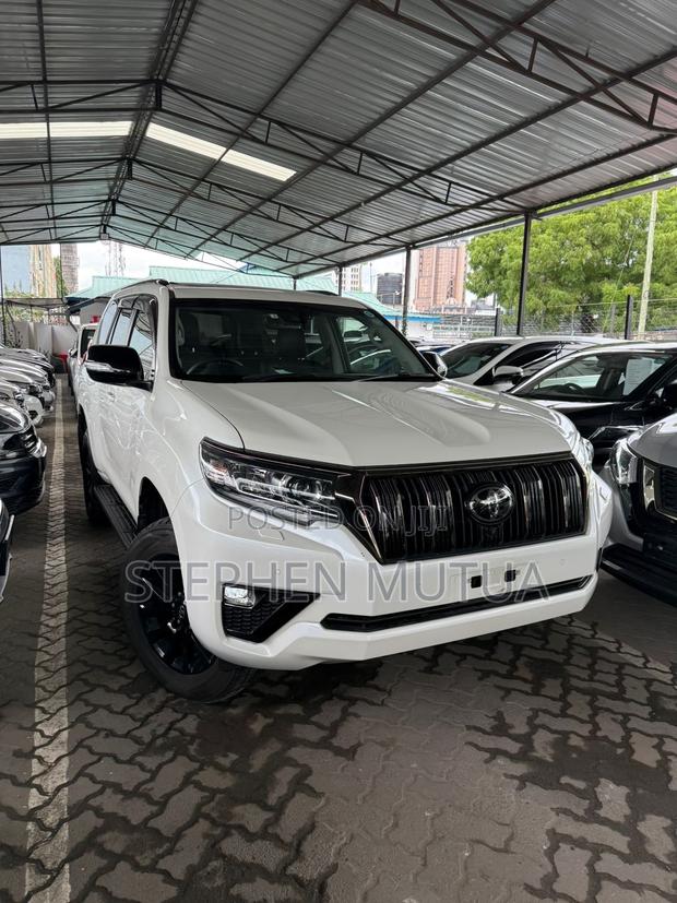 Toyota Land Cruiser Prado 2.8 2021 White