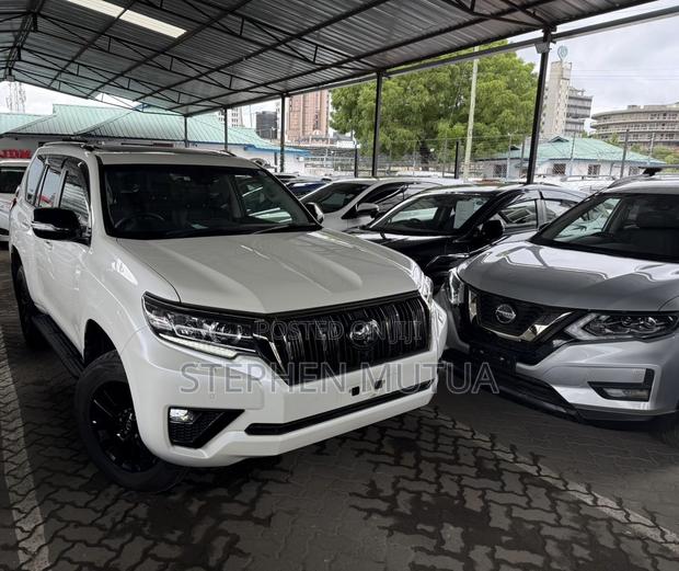 Toyota Land Cruiser Prado 2.8 2021 White