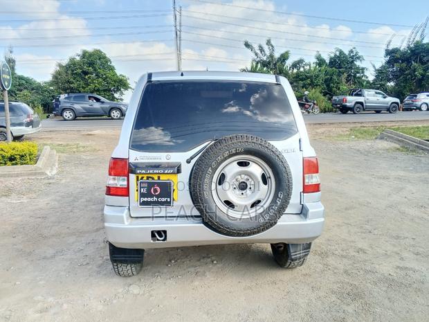 Mitsubishi Pajero 2003 Silver