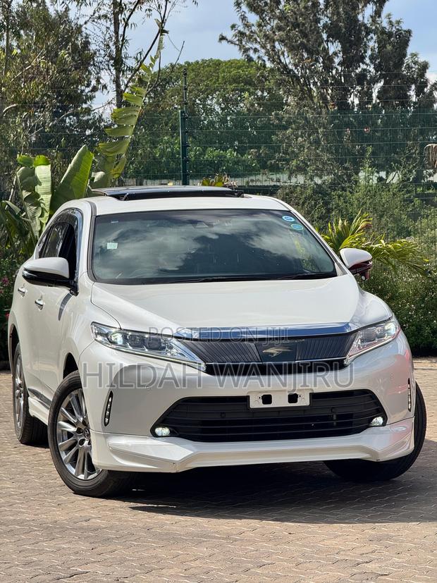 Toyota Harrier 2.0 2019 White