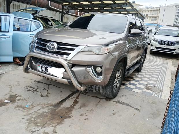 Toyota Fortuner 2019 Brown