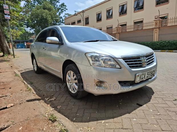 Toyota Premio 2012 Silver