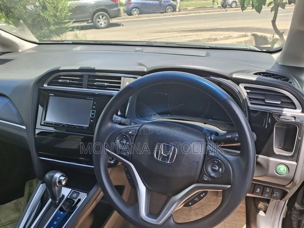Honda Fit Shuttle 1.5 G 2WD 2018 Black