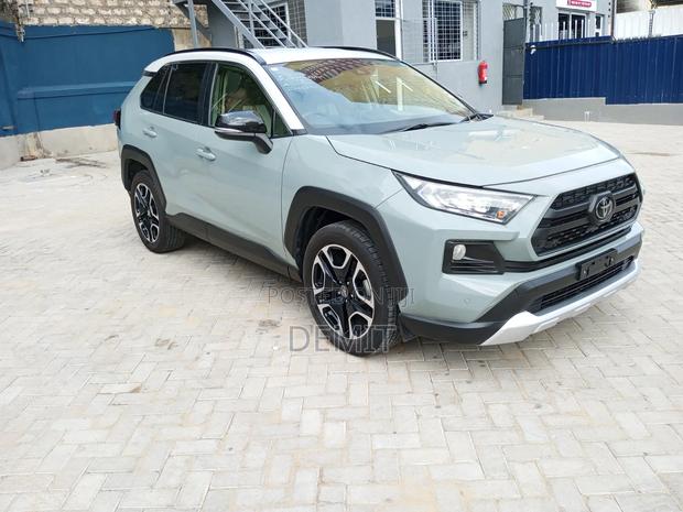 Toyota RAV4 2019 Green