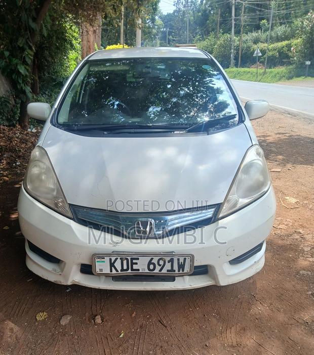 Honda Fit Shuttle 1.3 Hybrid 2WD 2014 White