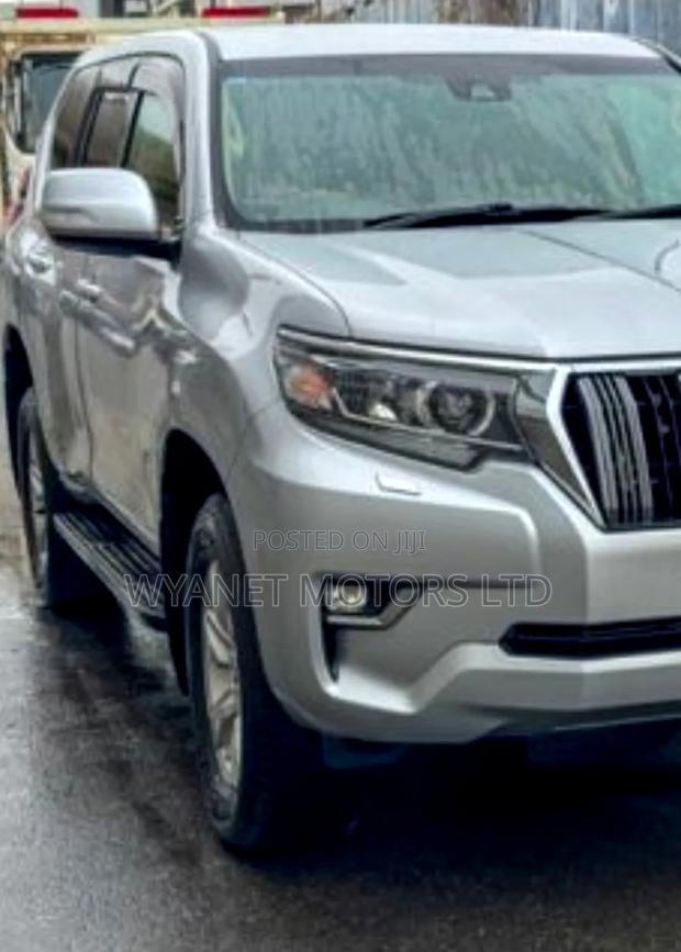 Toyota Land Cruiser Prado 2.8 2019 Silver