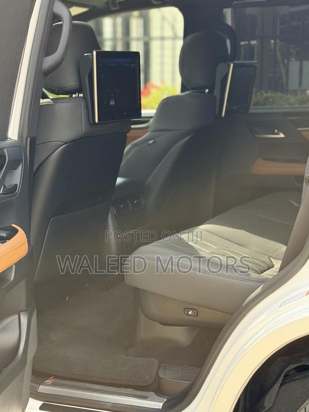 Lexus LX 2020 Pearl