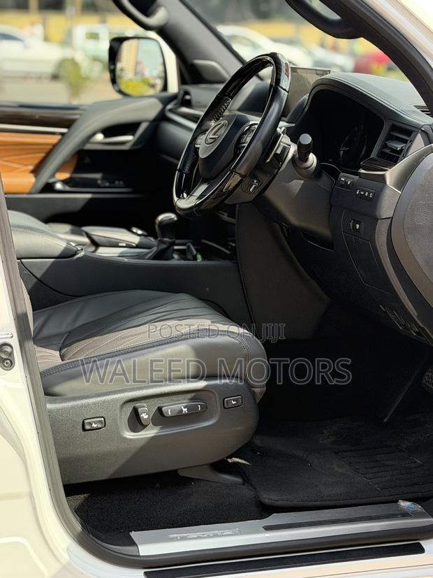 Lexus LX 2020 Pearl