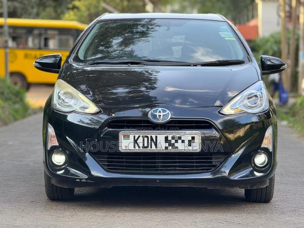 Toyota Aqua 2016 Black