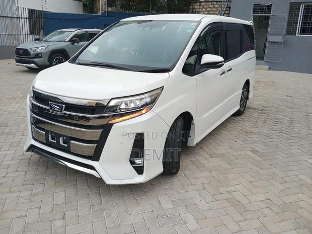 Toyota Noah 2019 White