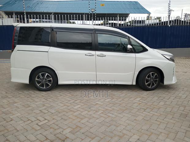 Toyota Noah 2019 White