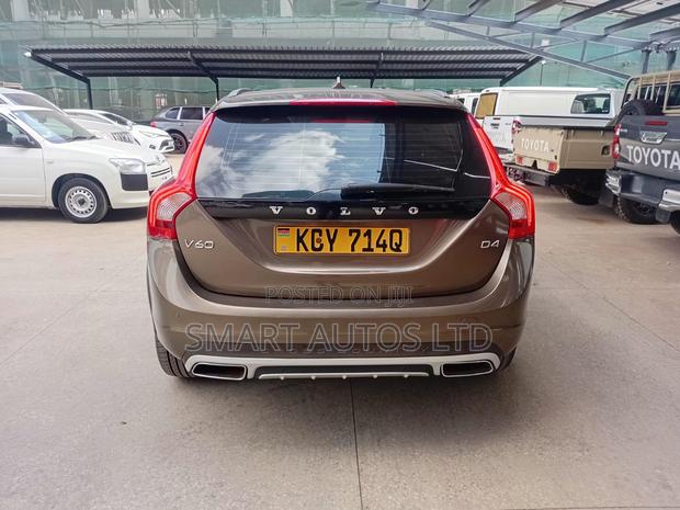 Volvo V60 2016 Brown
