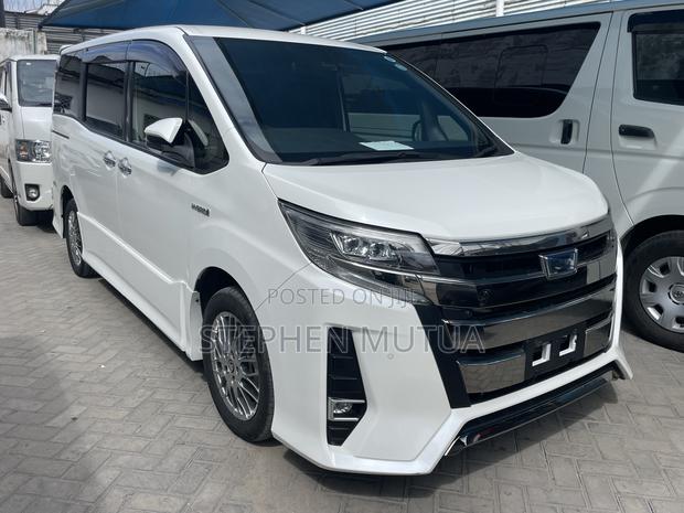 Toyota Noah 1.8 FWD Hybrid (7 seater) 2020 White