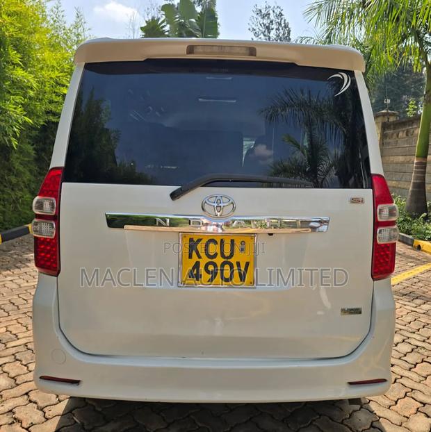 Toyota Noah 2012 White