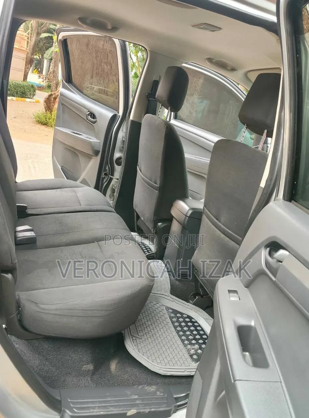 Isuzu D-MAX 2024 Silver