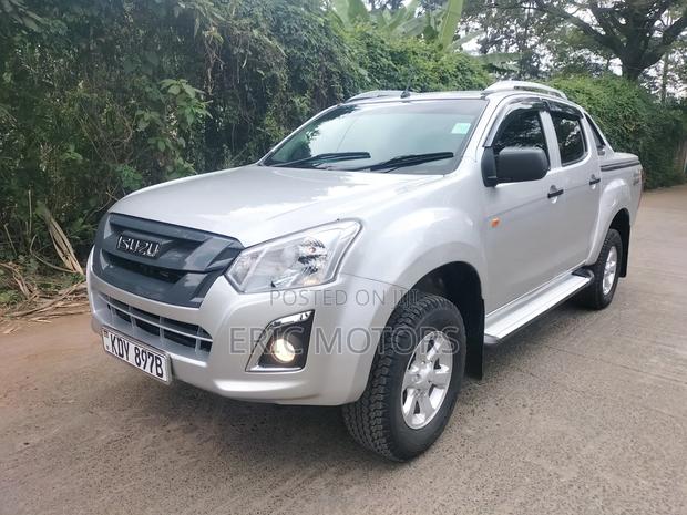 Isuzu D-MAX 2022 Silver