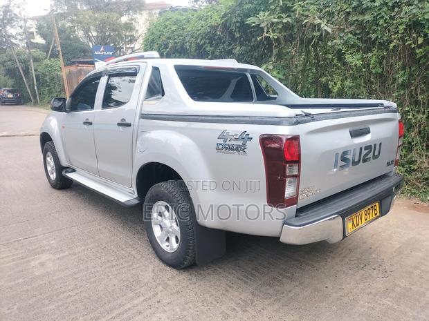 Isuzu D-MAX 2022 Silver
