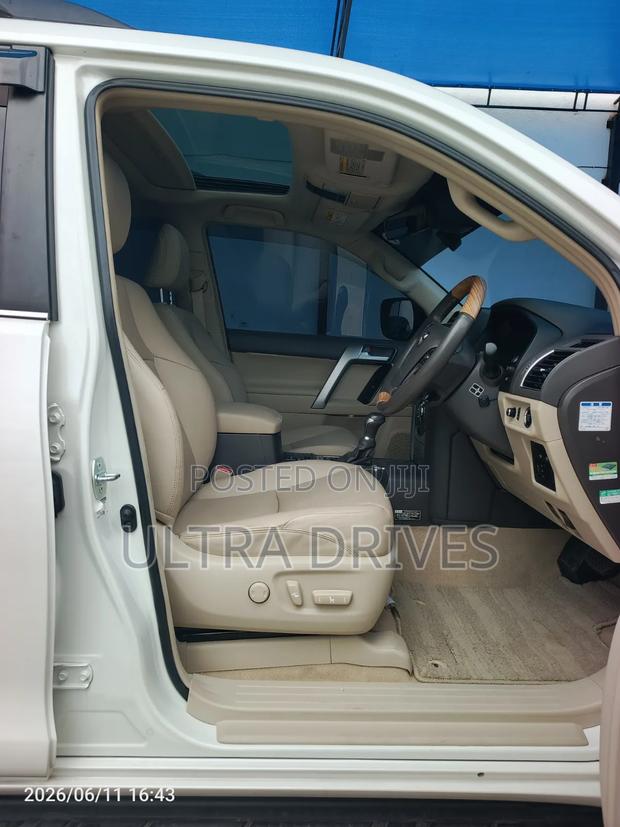 Toyota Land Cruiser Prado 2017 White