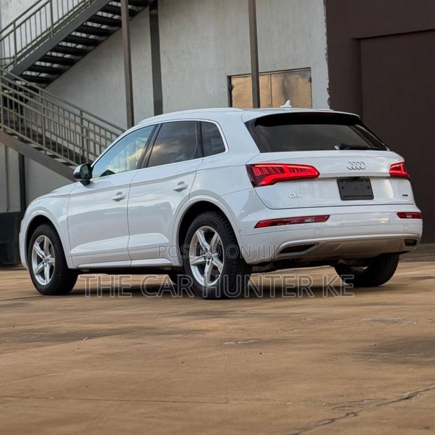 Audi Q5 2.0T Premium AWD quattro 2019 White