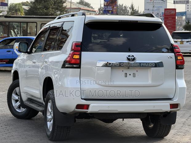 Toyota Land Cruiser Prado 2.7 2019 White