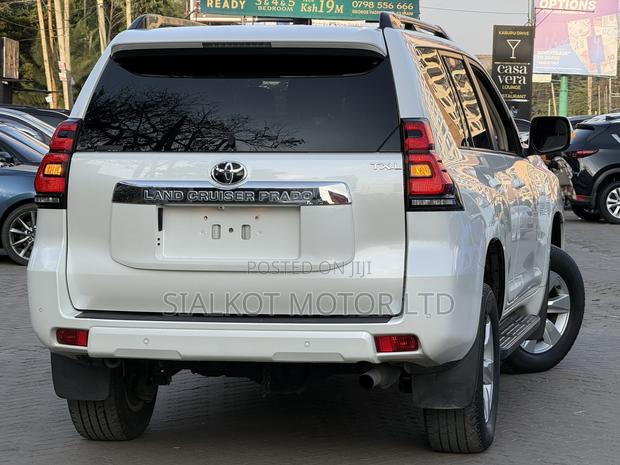 Toyota Land Cruiser Prado 2.8 2021 White