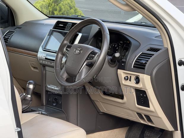 Toyota Land Cruiser Prado 2.7 2019 White