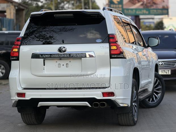 Toyota Land Cruiser Prado 2.7 2019 White