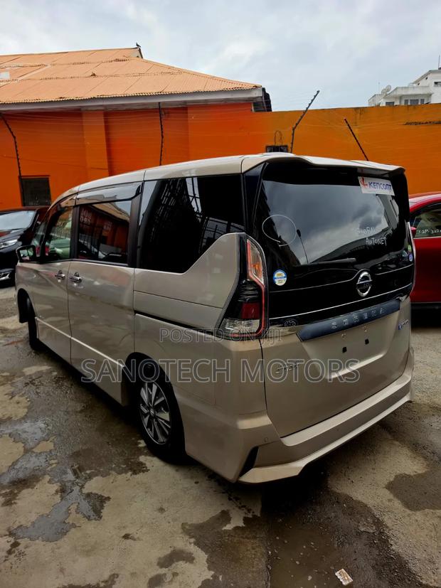 Nissan Serena 2019 Gold