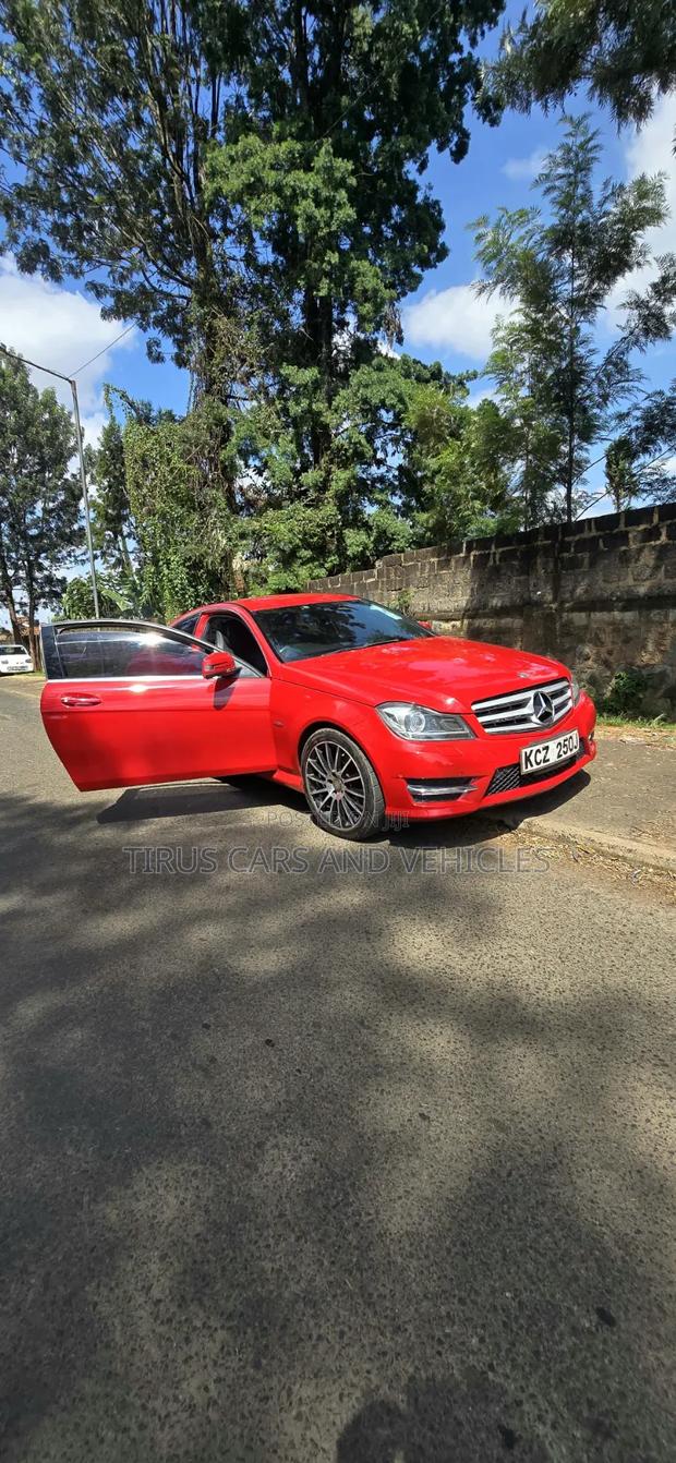 Mercedes-Benz C250 2012 Red