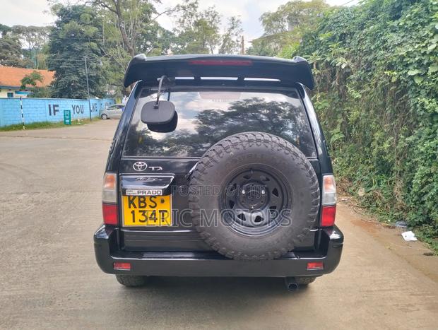 Toyota Land Cruiser Prado 2006 Black